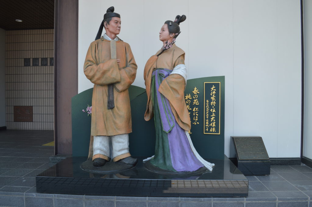 銅像／大伴家持・坂上大嬢像【等身／富山県】
