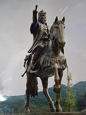 銅像／尼子経久公騎馬像【240㎝／島根県】