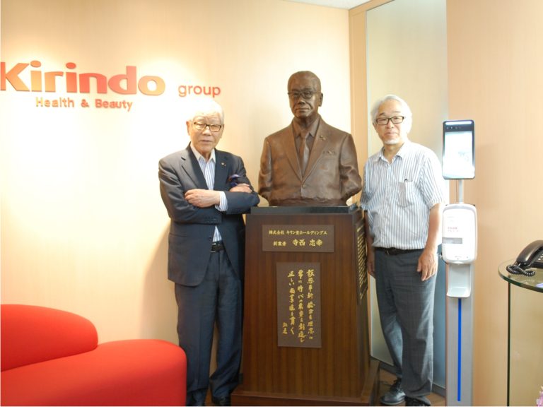胸像/(株)キリン堂ホールディングス創業者/寺西忠幸会長の胸像本社ロビーに納品設置【大阪府】