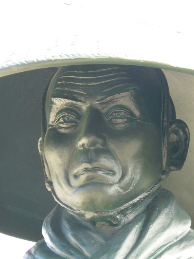 銅像／親鸞聖人銅像を建立【兵庫県神崎郡市川町】【松谷山　妙楽寺】