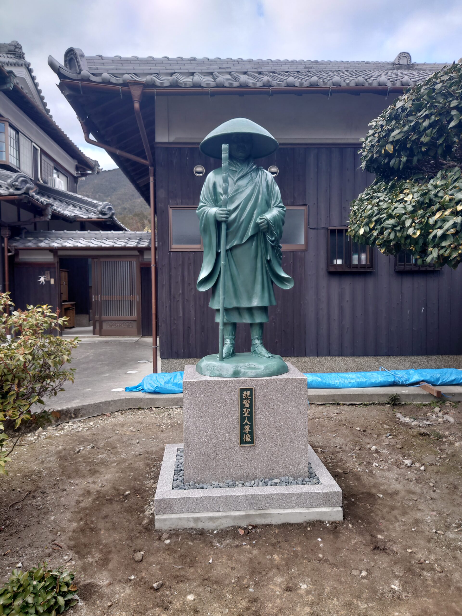 銅像／親鸞聖人銅像を建立【兵庫県神崎郡市川町】【松谷山　妙楽寺】